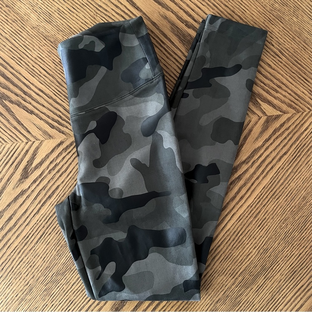 White House Black Market Runway Leggings - Camo